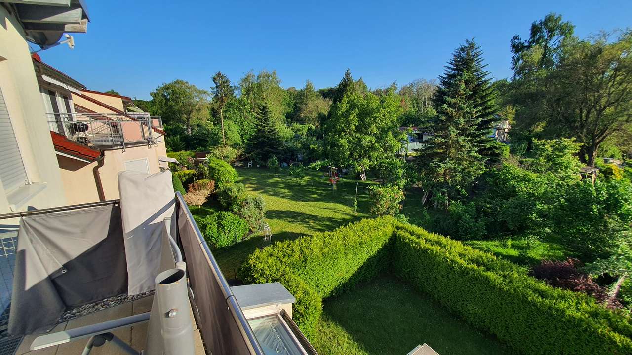 OF-NH.WALDZOO:  5 Zi.Hs m. 2 Küchen, 3 Bäder, 3 WC und Garten