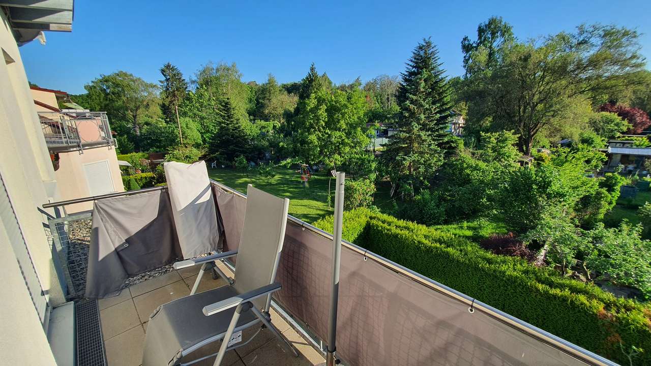 OF-NH.WALDZOO:  5 Zi.Hs m. 2 Küchen, 3 Bäder, 3 WC und Garten