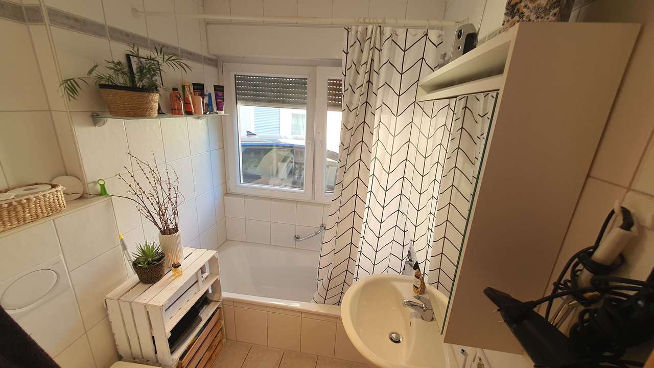 OF-STADTRAND:  2 Fam.Haus mit Garten