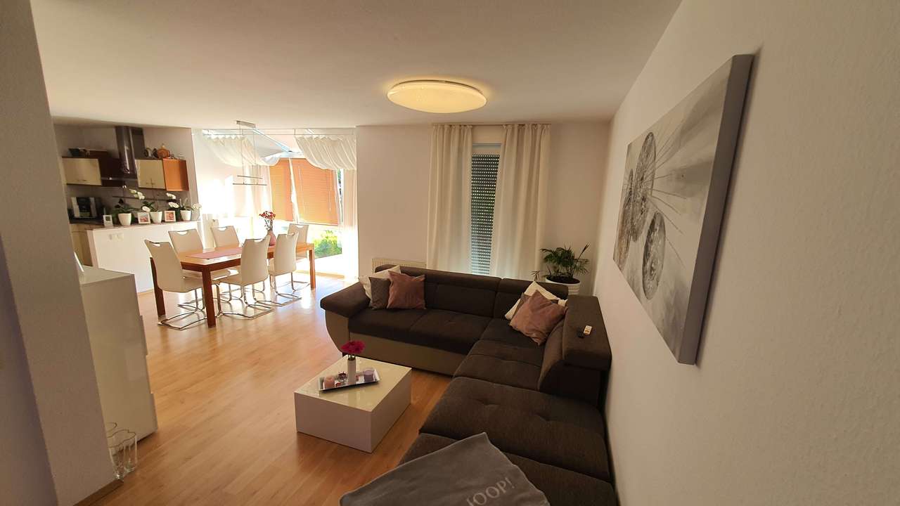 OF-STADTRAND:  2 Fam.Haus mit Garten