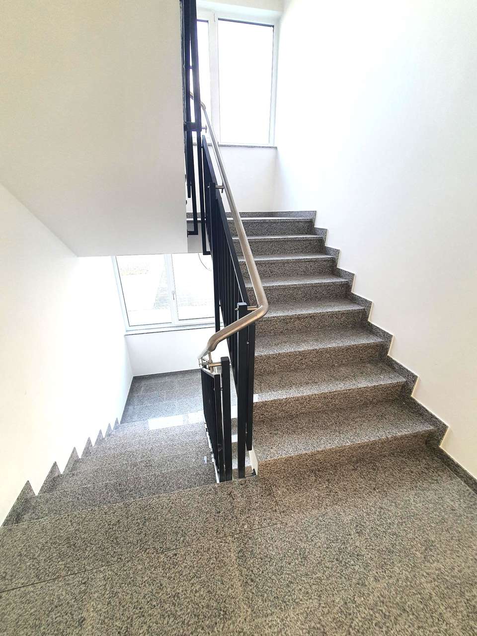 OF-BEREICH BUCHHÜGEL: "NEUBAU" 3 ZW -gehob.Ausstattung - Balkon TGL Bad in 6 Fam.Haus