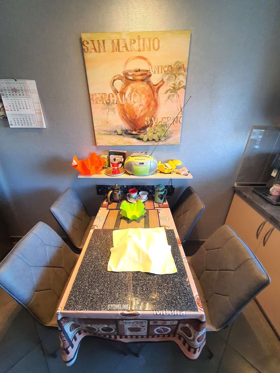 OBERTSHAUSEN:  Gewerbliche 3 Zi m. Sonnenbalkon u. kompl.EBK