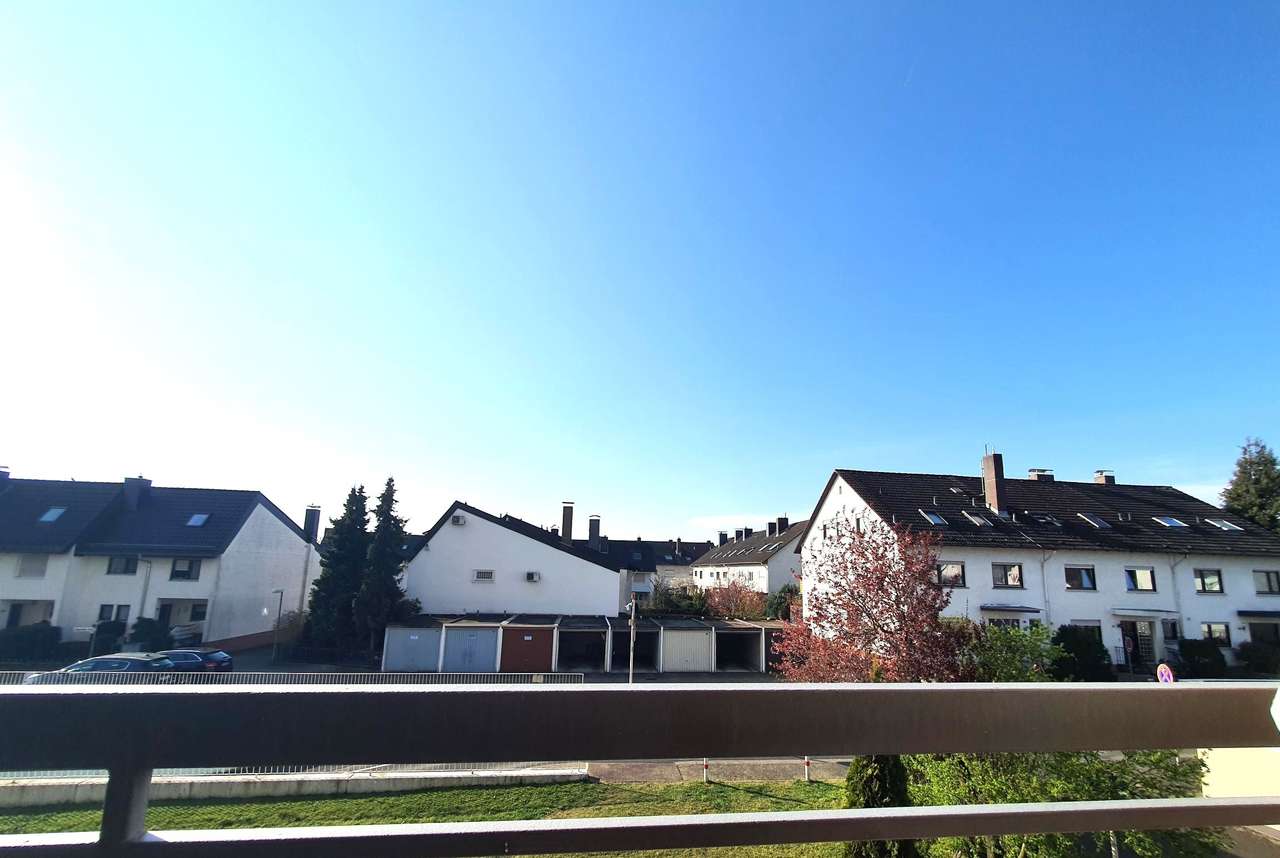 OBERTSHAUSEN:  Gewerbliche 3 Zi m. Sonnenbalkon u. kompl.EBK