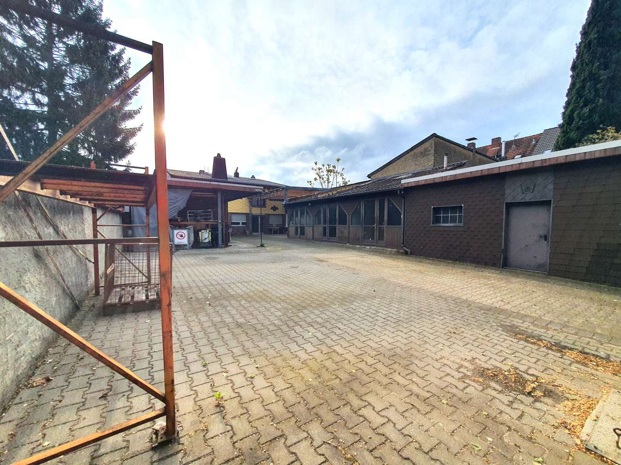 NEU-ISENBURG:  - ERBFALL -   Abrissgrundstück - 5 Min.Fußweg zum Isenburg Zentrum