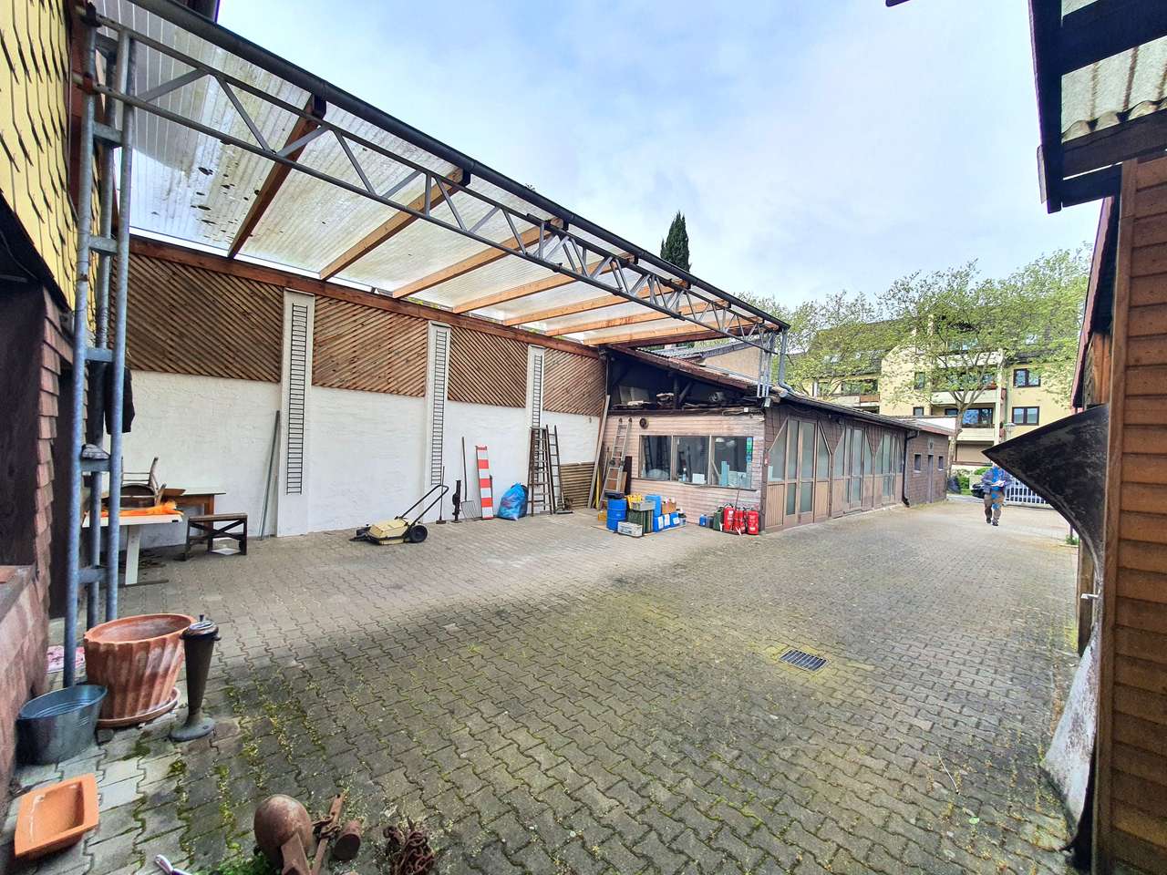 NEU-ISENBURG:  - ERBFALL -   Abrissgrundstück - 5 Min.Fußweg zum Isenburg Zentrum