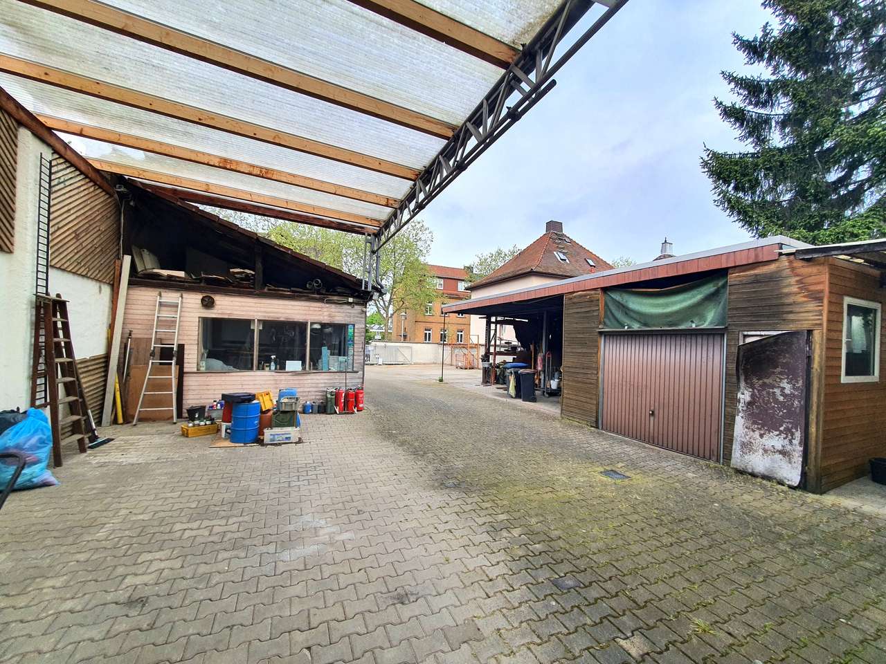 NEU-ISENBURG:  - ERBFALL -   Abrissgrundstück - 5 Min.Fußweg zum Isenburg Zentrum