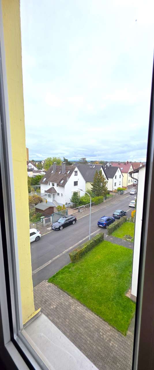 OBERTSHAUSEN:  2 Zi.Dachstudio m. Tageslichtbad