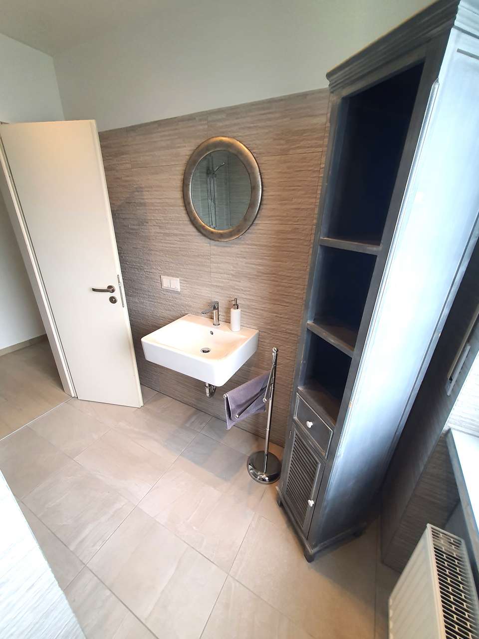 HEUSENSTAMM:  1 Zi.Dachstudio m. Balkon - EBK und TGL Bad