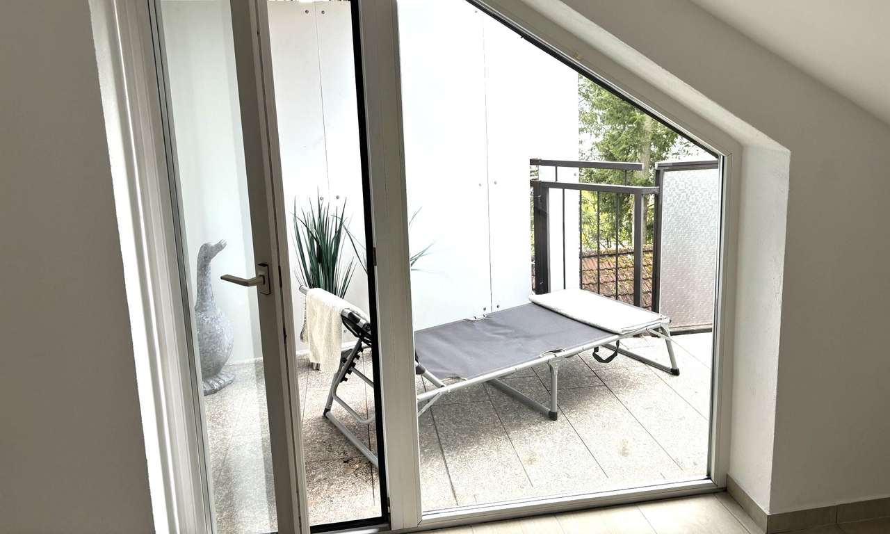 HEUSENSTAMM:  1 Zi.Dachstudio m. Balkon - EBK und TGL Bad