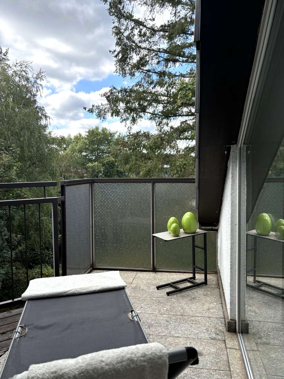 HEUSENSTAMM:  1 Zi.Dachstudio m. Balkon - EBK und TGL Bad
