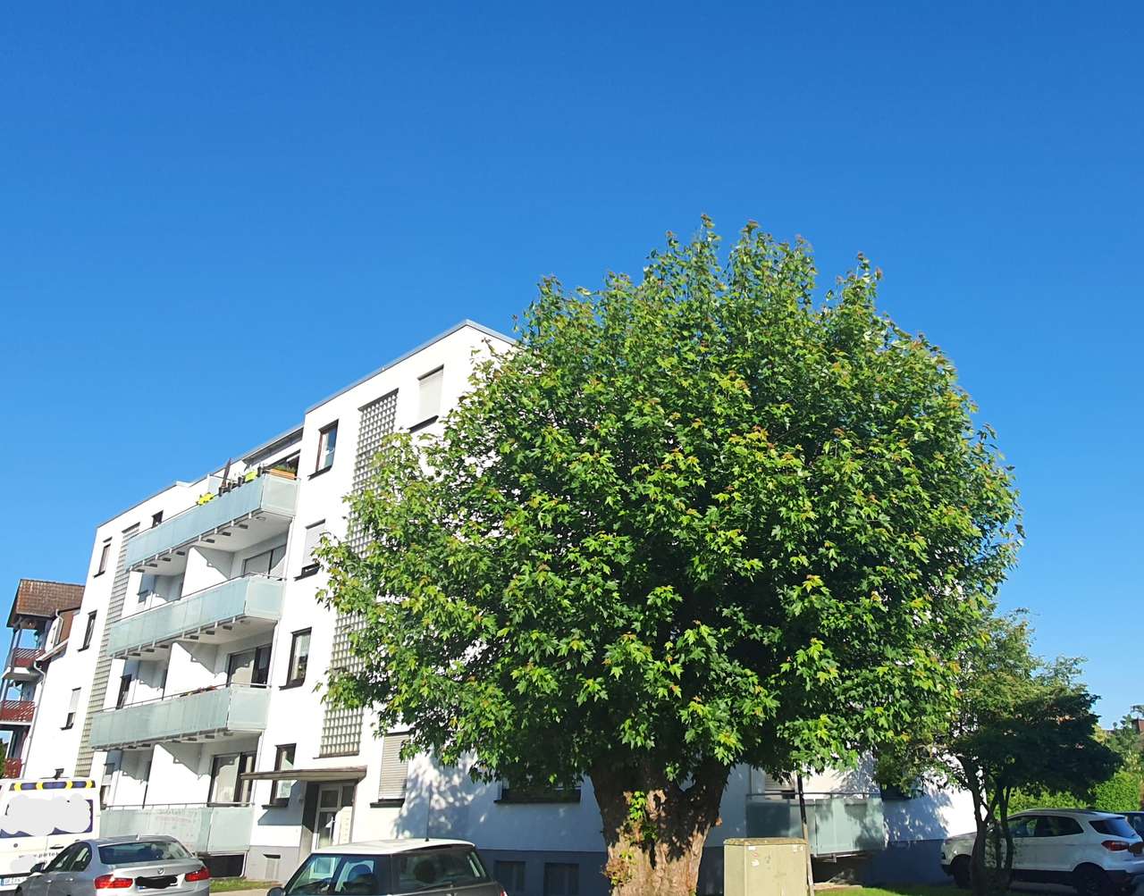 HEUSENSTAMM:  ACHTUNG SINGLES !!  1 Zi.Apartm. m. Balkon u. EBK