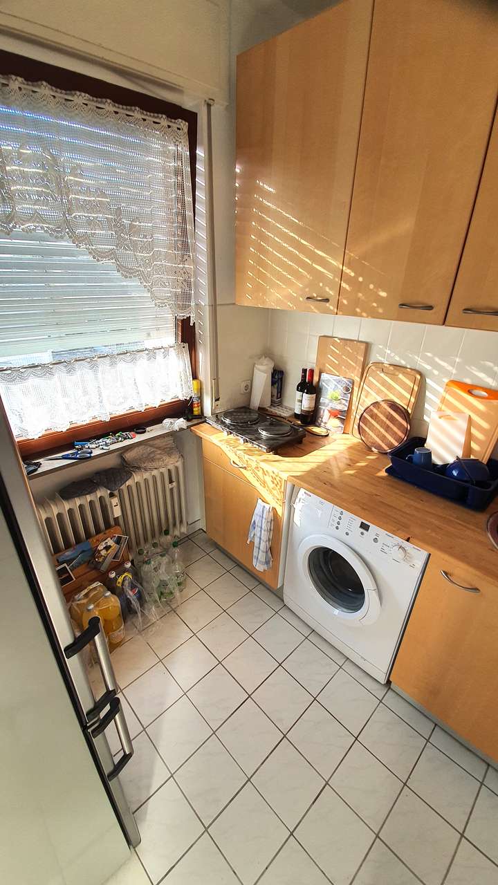 HEUSENSTAMM:  ACHTUNG SINGLES !!  1 Zi.Apartm. m. Balkon u. EBK