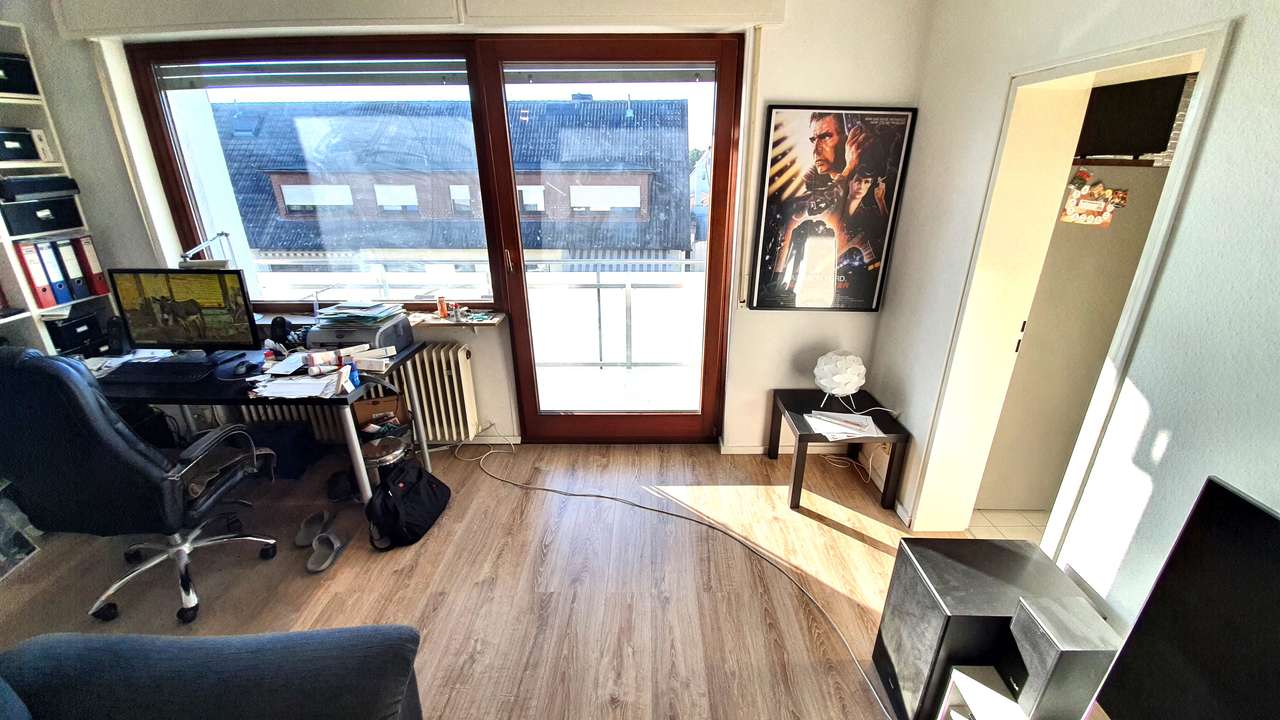 HEUSENSTAMM:  ACHTUNG SINGLES !!  1 Zi.Apartm. m. Balkon u. EBK
