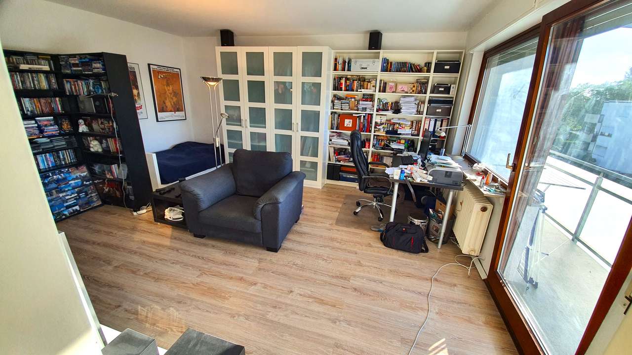 HEUSENSTAMM:  ACHTUNG SINGLES !!  1 Zi.Apartm. m. Balkon u. EBK