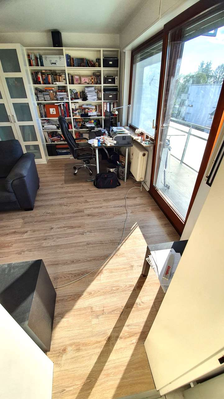 HEUSENSTAMM:  ACHTUNG SINGLES !!  1 Zi.Apartm. m. Balkon u. EBK