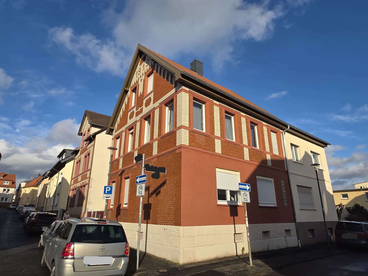 OF-BIEBER:  4 Fam.Hs.-3 Whg.mieterfrei  -  Mit Garten u. Innenhof