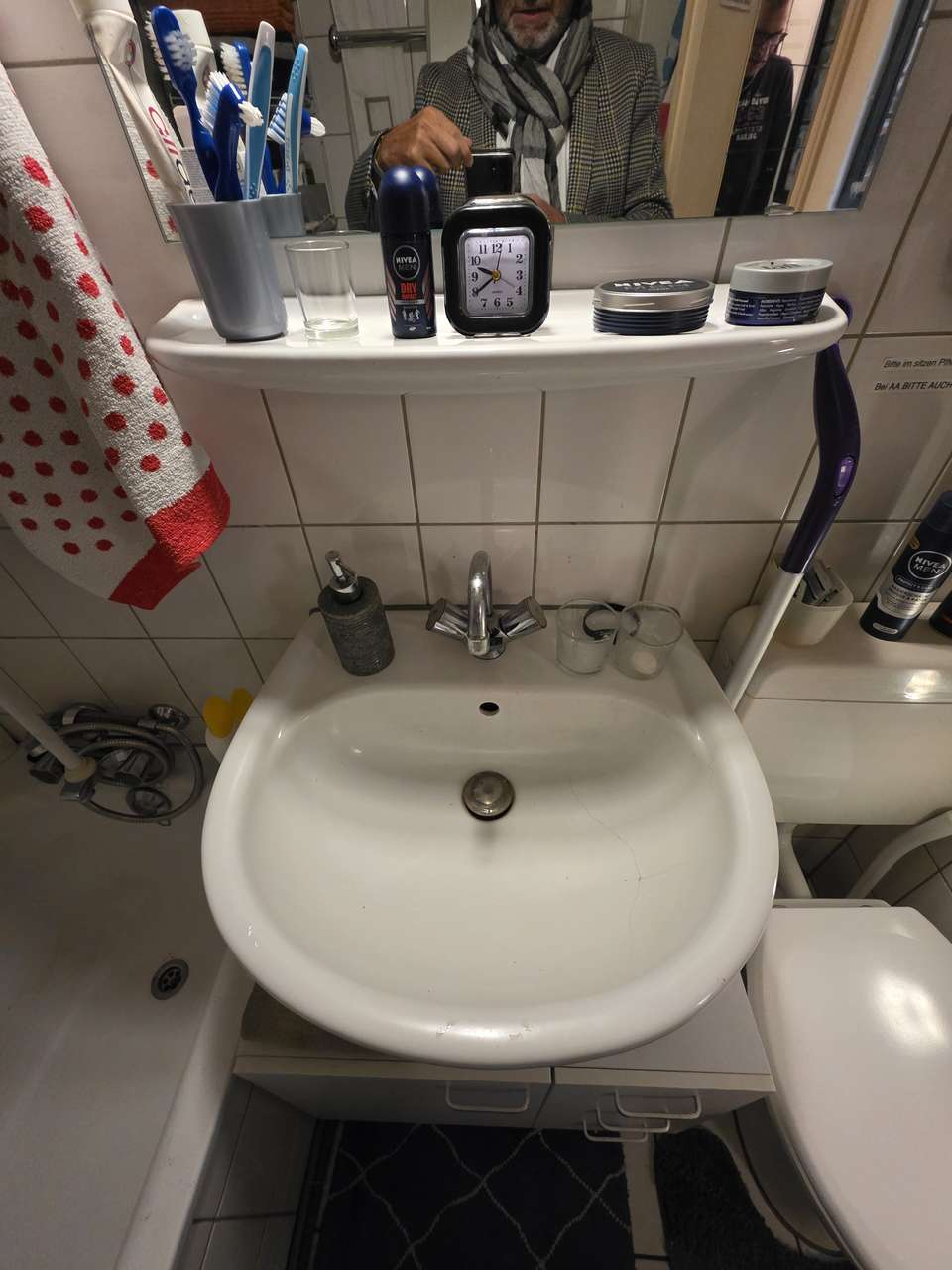 ESCHBORN:   1 Zi.App. m. Balkon