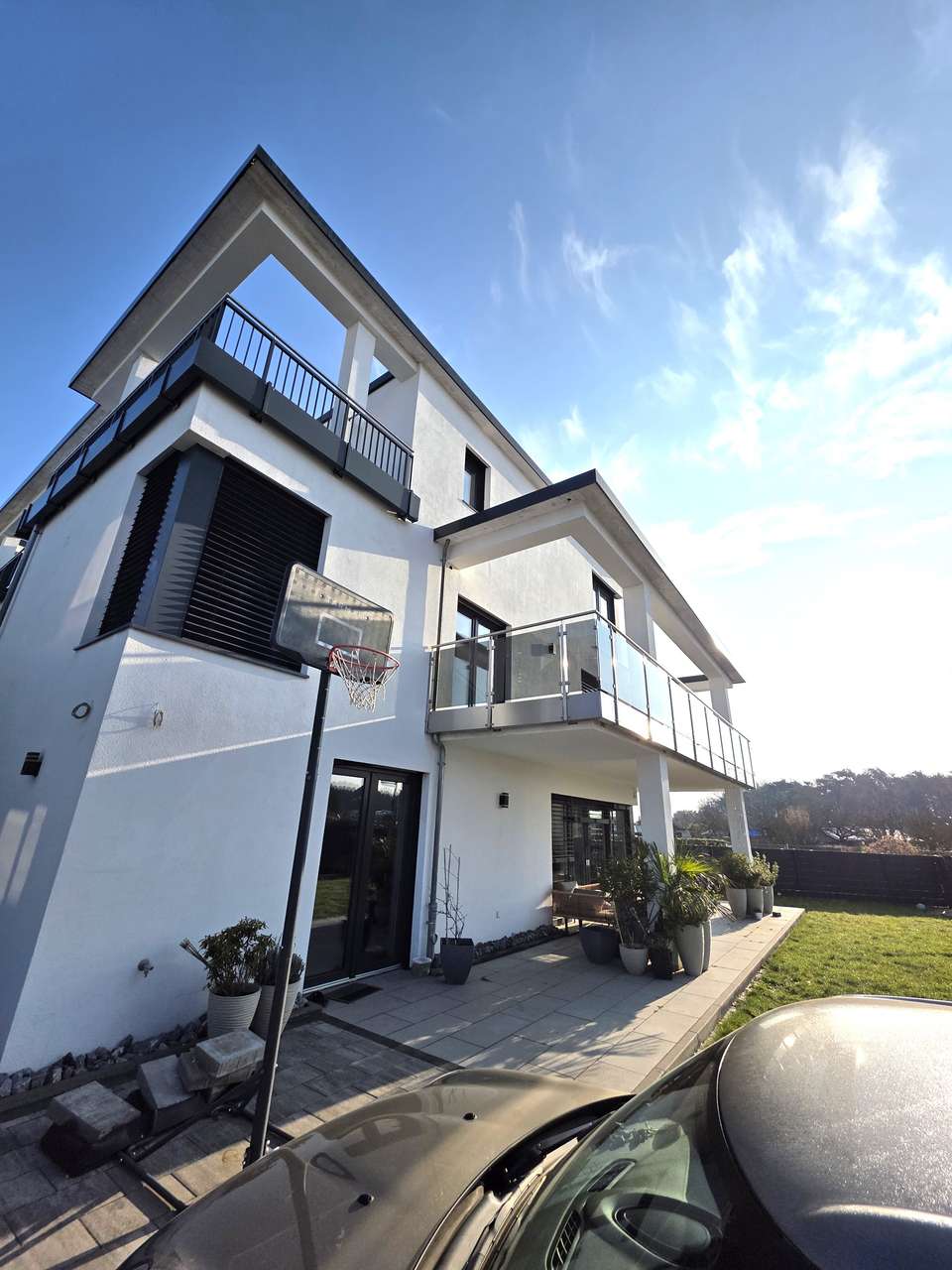 OF-STADTRAND:  4 Zi.Lux.Penthouse. m. Terrasse in freist.Bauhaus Villa