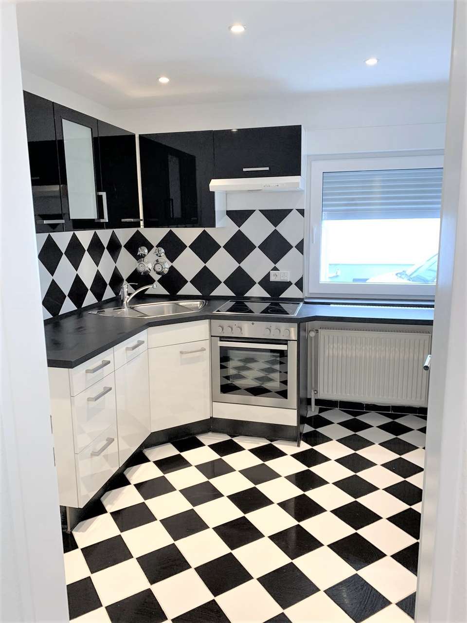 F-SOSSENHEIM: Fast wie ein 3 Zi.BUNGALOW m. Garage F-SOSSENHEIM: Fast wie ein 3 Zi.BUNGALOW m. Garage