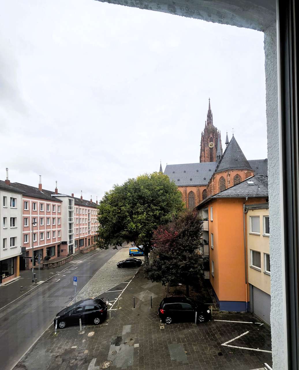 Domblick im Regen