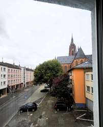 Domblick im Regen