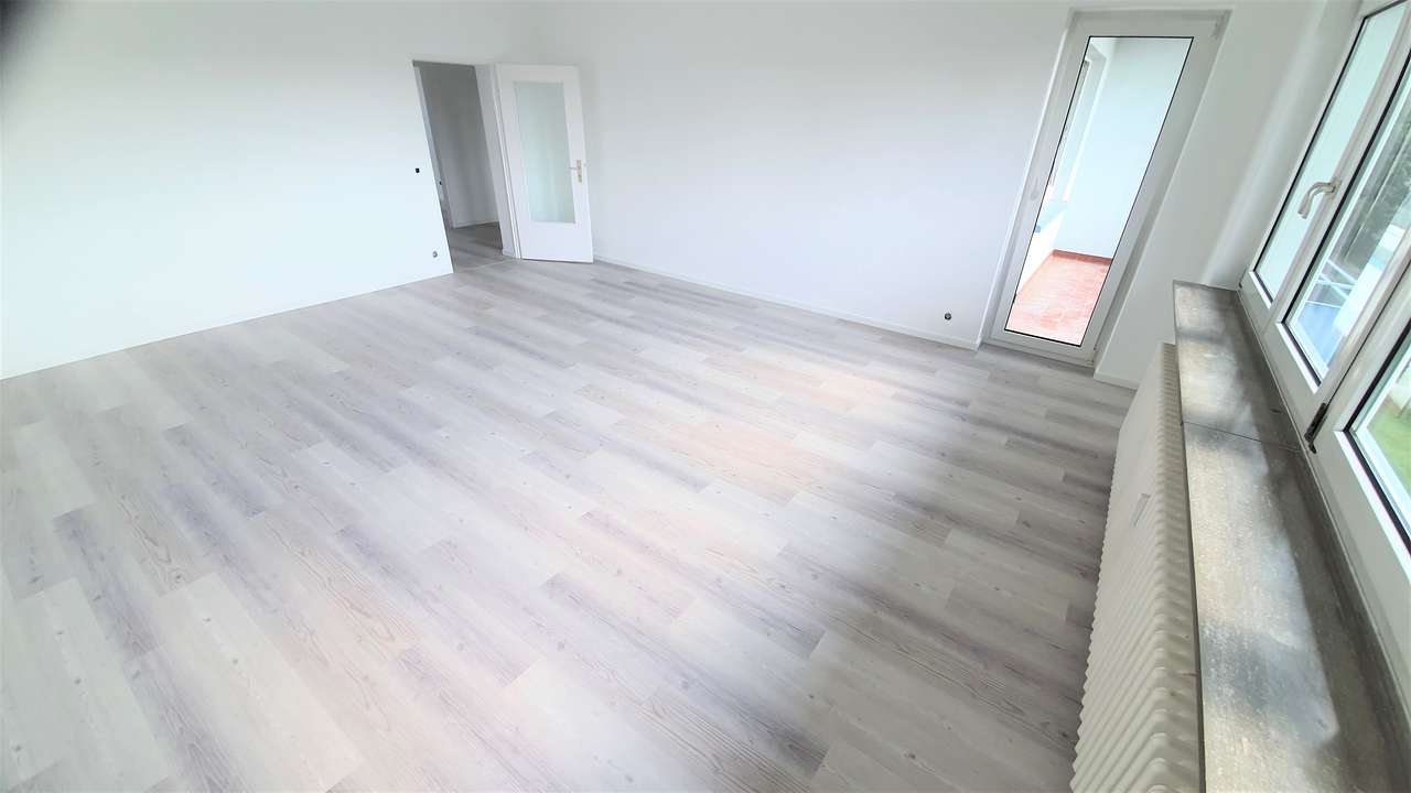 Das Wohnzi. m. Balkon4