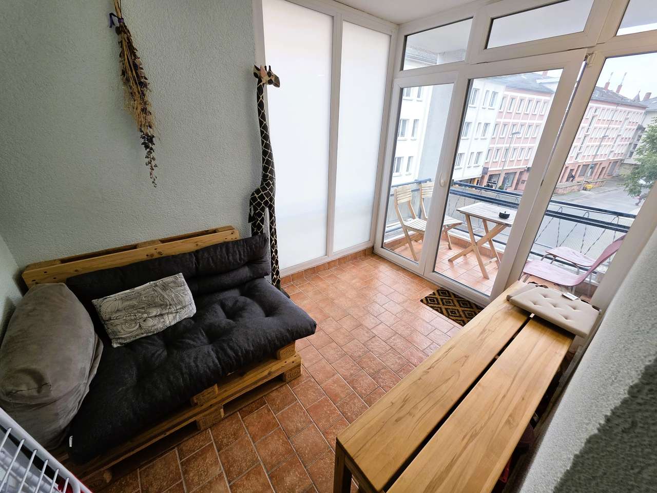 Loggia-Balkon im Regen