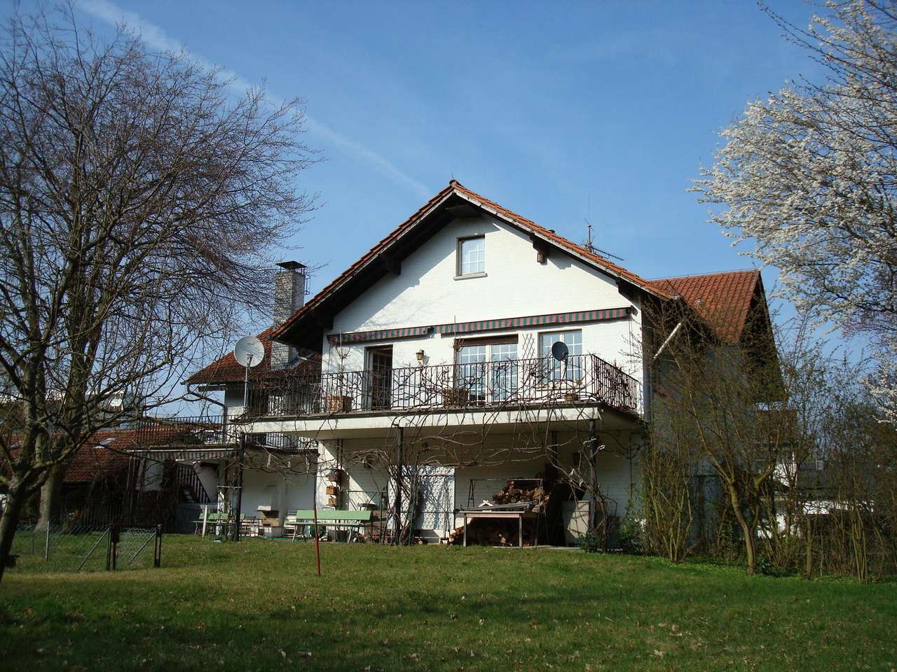 HEUSENSTAMM: Ca.2.190 m² Grd. mit freistehendem 1-2 Fam.Haus in absolut ruhiger Randlage HEUSENSTAMM: Ca.2.190 m² Grd. mit freistehendem 1-2 Fam.Haus in absolut ruhiger Randlage