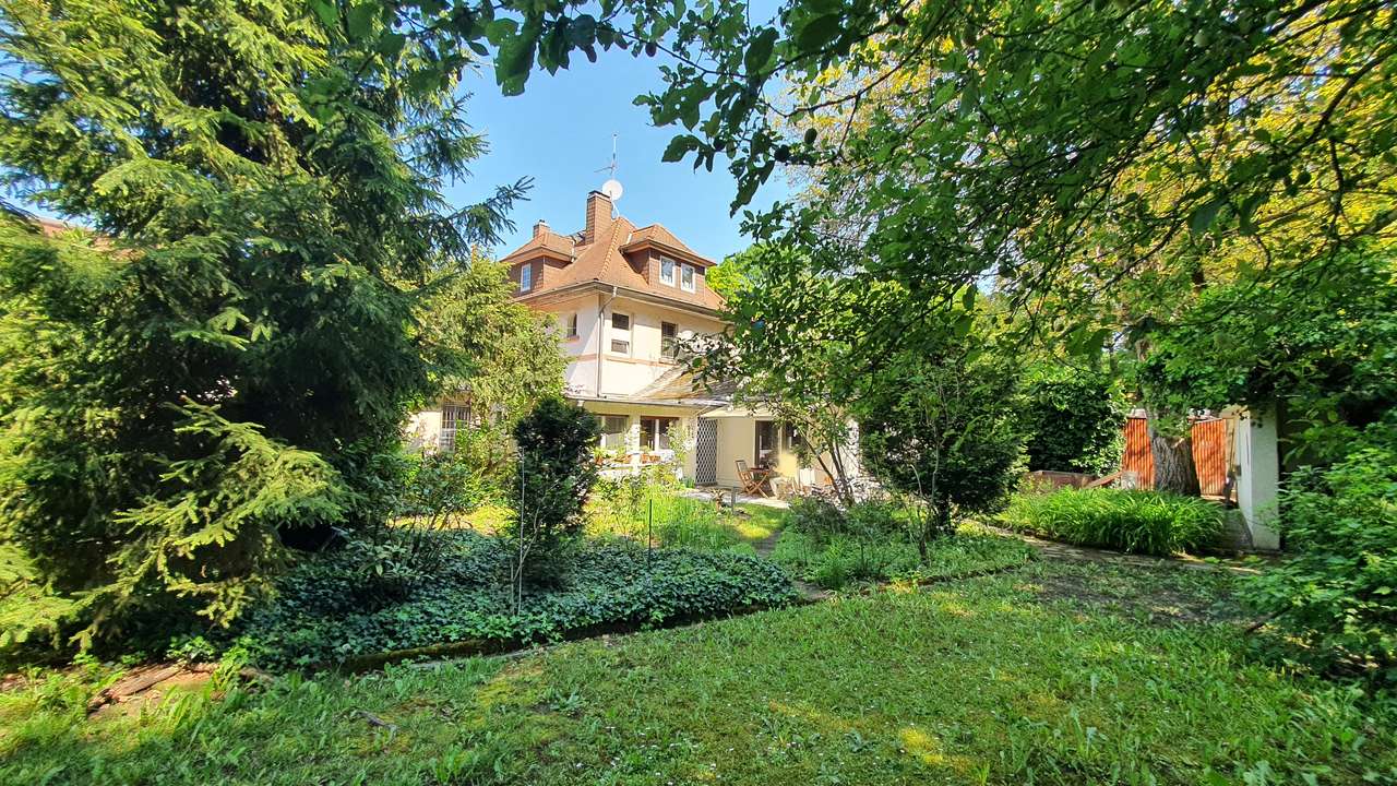 OF-STADTRAND:  4-5 Zi.  i. ehem. Herrenhaus einer Kelterei aus 1922  - ca 450 m² Garten 